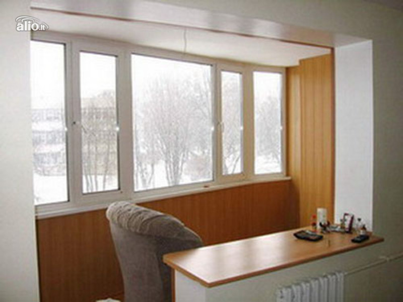 Дизайн комнаты с балконом в панельном доме.