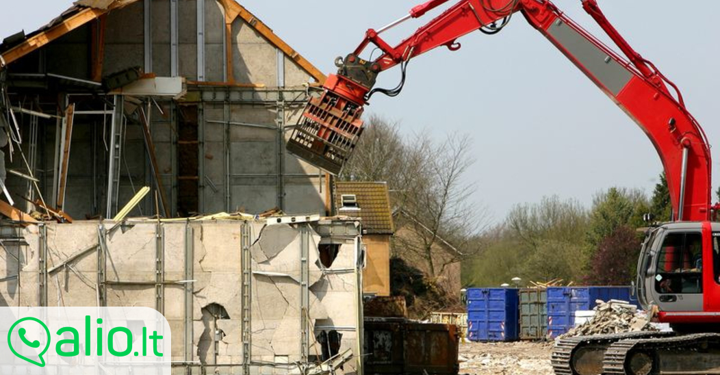 сносить постройки. незаконные постройки на участке. самовольная постройка. незаконные постройки. незаконные постройки.